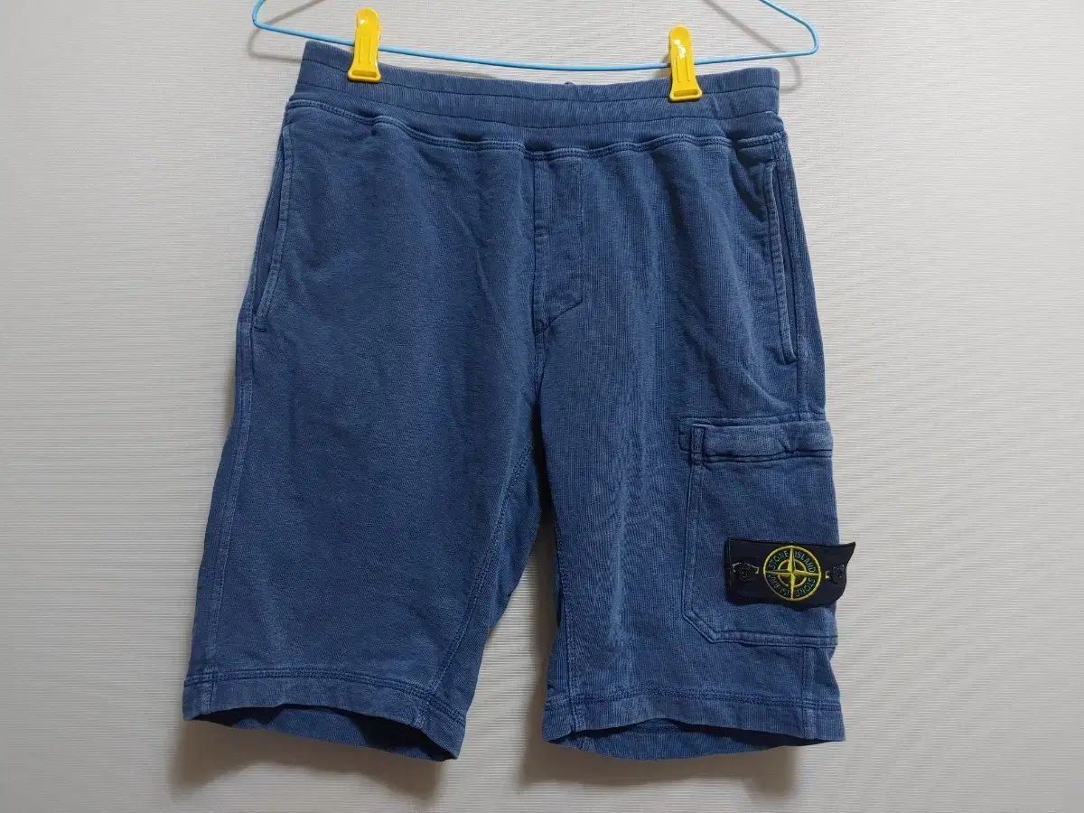 STONE ISLAND ストーンアイランド ブルー カーゴ ハーフパンツ
