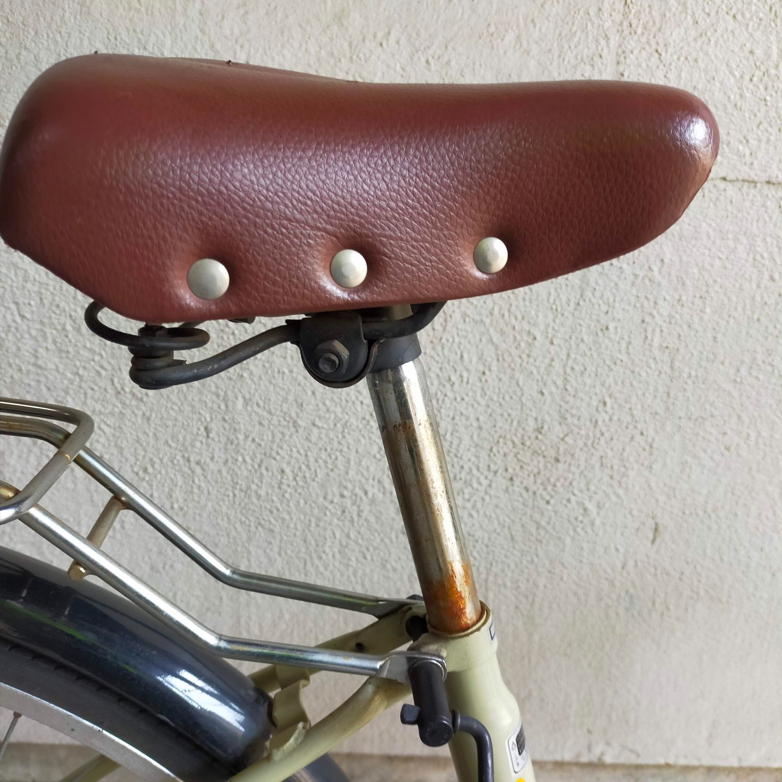 シティサイクル グレー現状錆あり 前カゴ後荷台付 シティサイクル