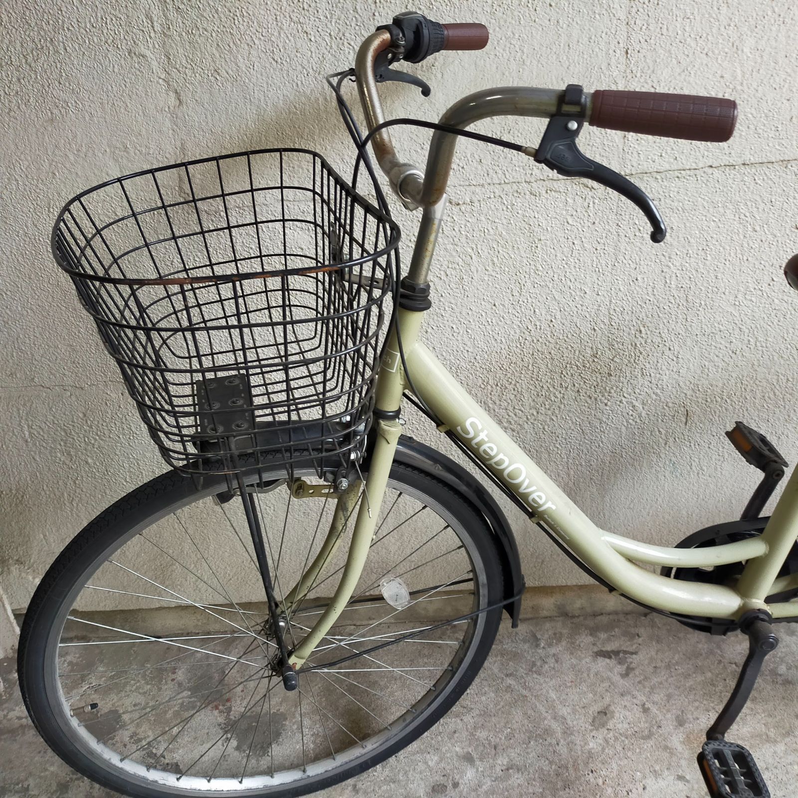シティサイクル グレー現状錆あり 前カゴ後荷台付 シティサイクル