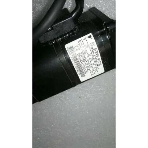 新品 送料無料 YASKAWA サーボモーター SGMAH-A3A2A-YR11 【6ヶ月保証】