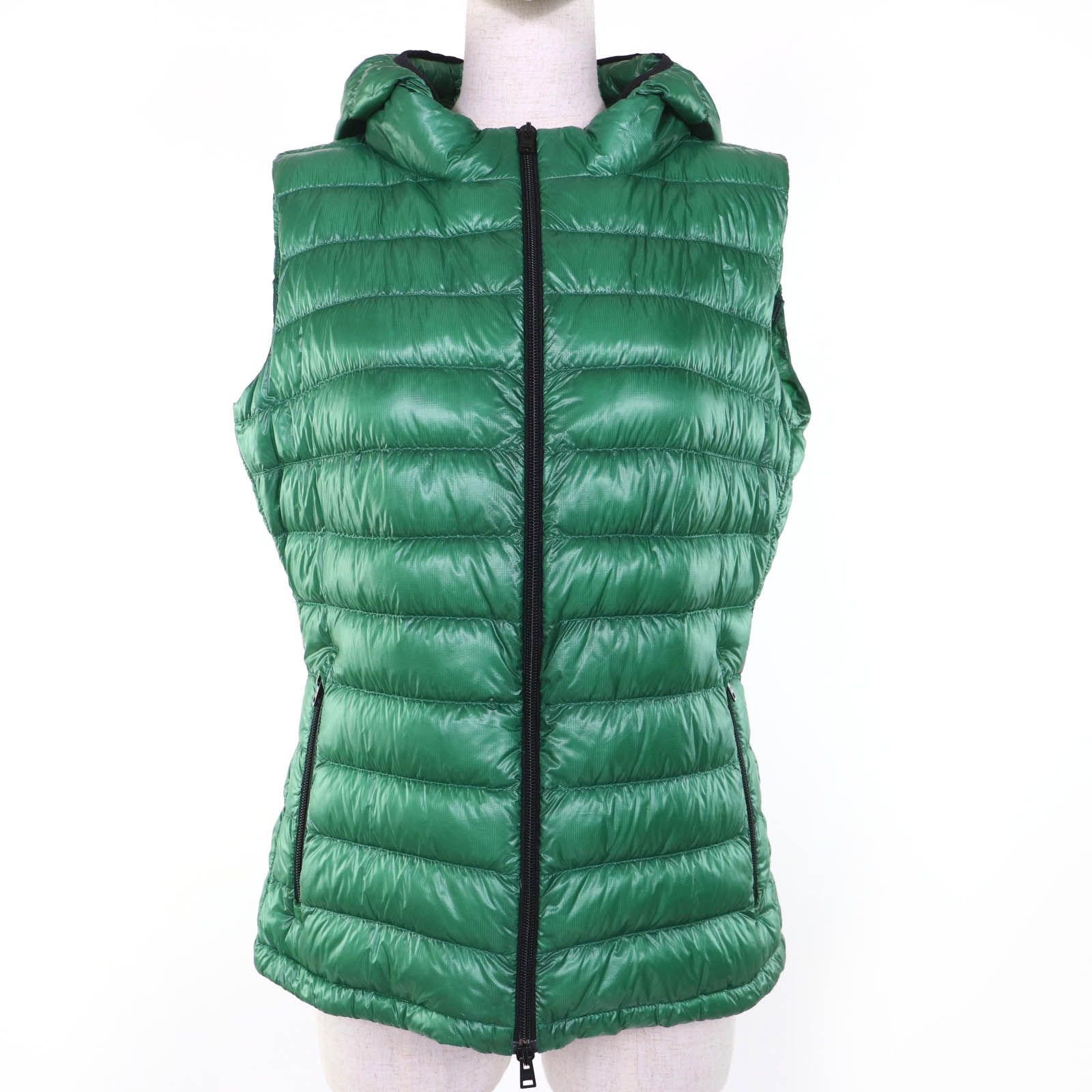 極美品☆Herno ヘルノ PI0636D フード付き ZIP UP ライト ダウンベスト グリーン 42 ルーマニア製 正規品 レディース