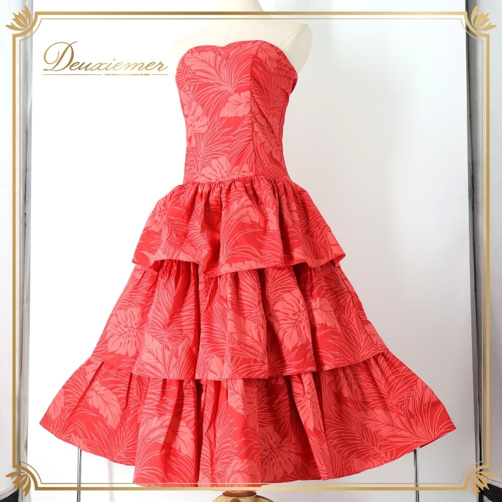 フラダンス 衣装 CC Fashions CCファッション ワンピース ドレス レッド系 ハワイ製 ピンク系 モンステラ柄 植物柄 ハワイアンプリント ハワイアンダンス ハワイアン アロハ フラ ダンス レッスン 練習 フリル 赤 華やか 鮮やか かわいい