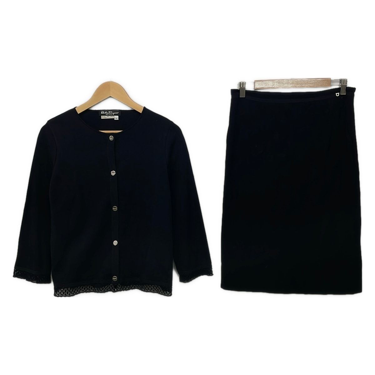 FERRAGAMO/SalvatoreFerragamo(サルバトーレフェラガモ) スカートスーツ レディース美品 - 黒 ハート