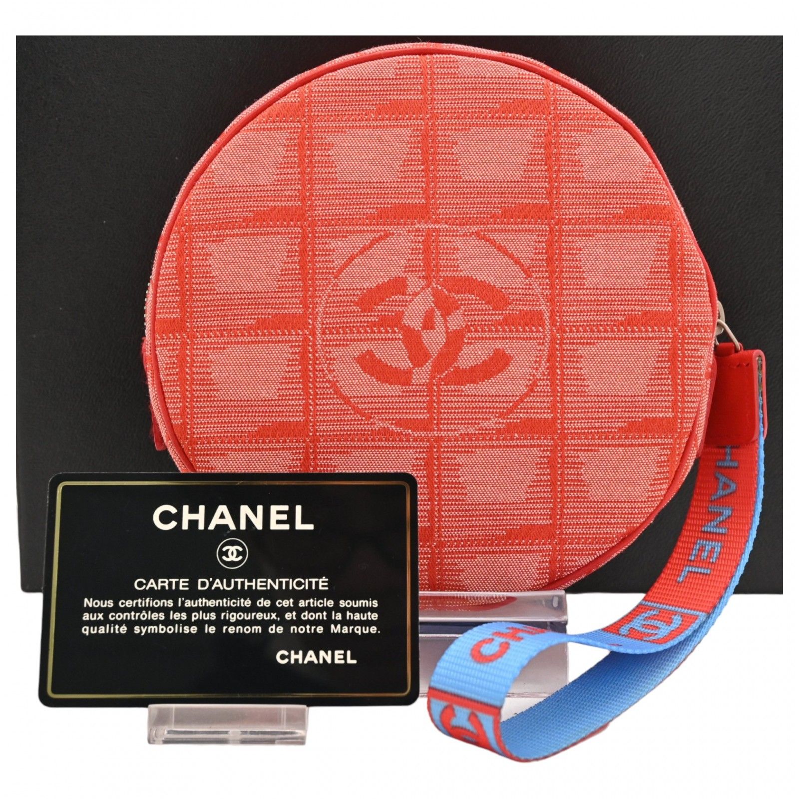 【中古】シャネル ココマーク ニュートラベル 丸型 ポーチ レッド リストストラップ付き Aランク ch2626cb