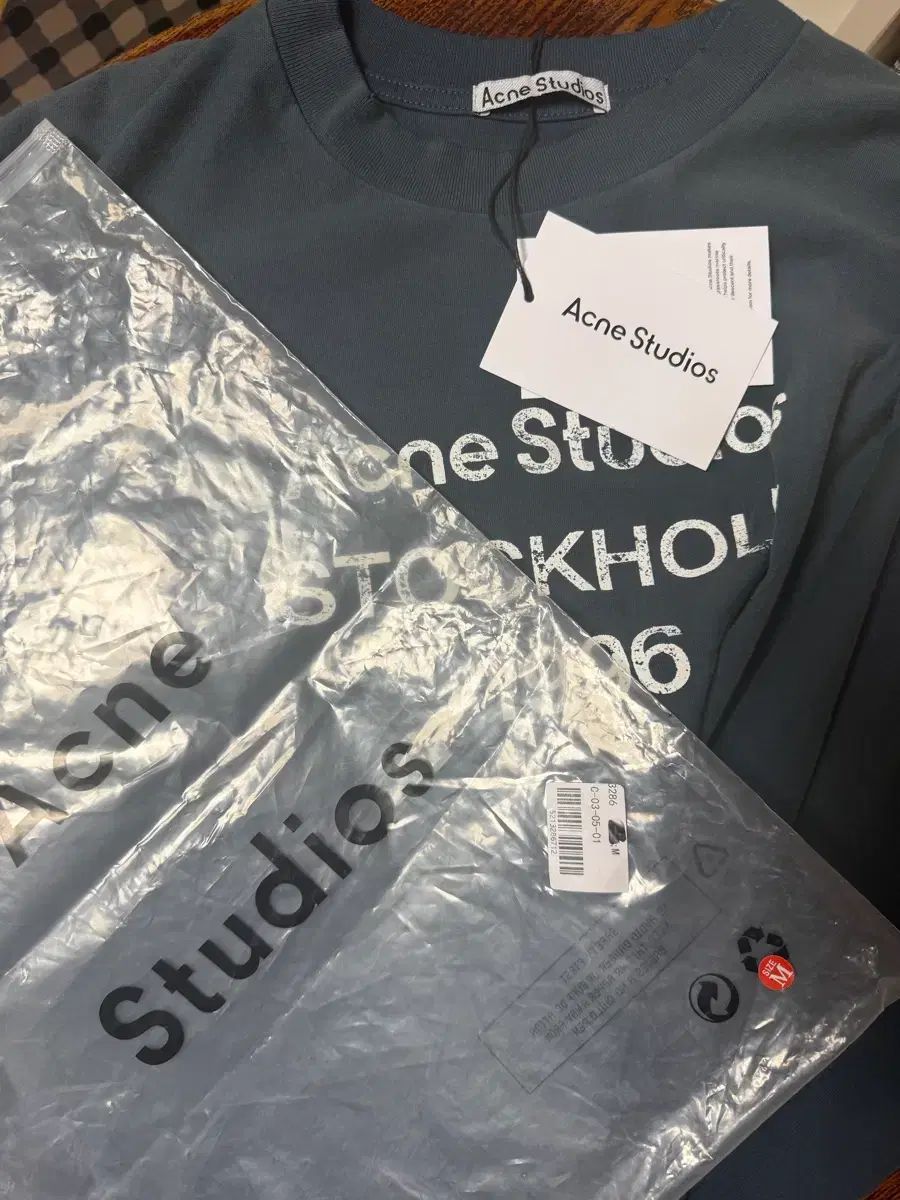 Acne Studios アクネストゥディオズ ロゴ ロングスリーブ M