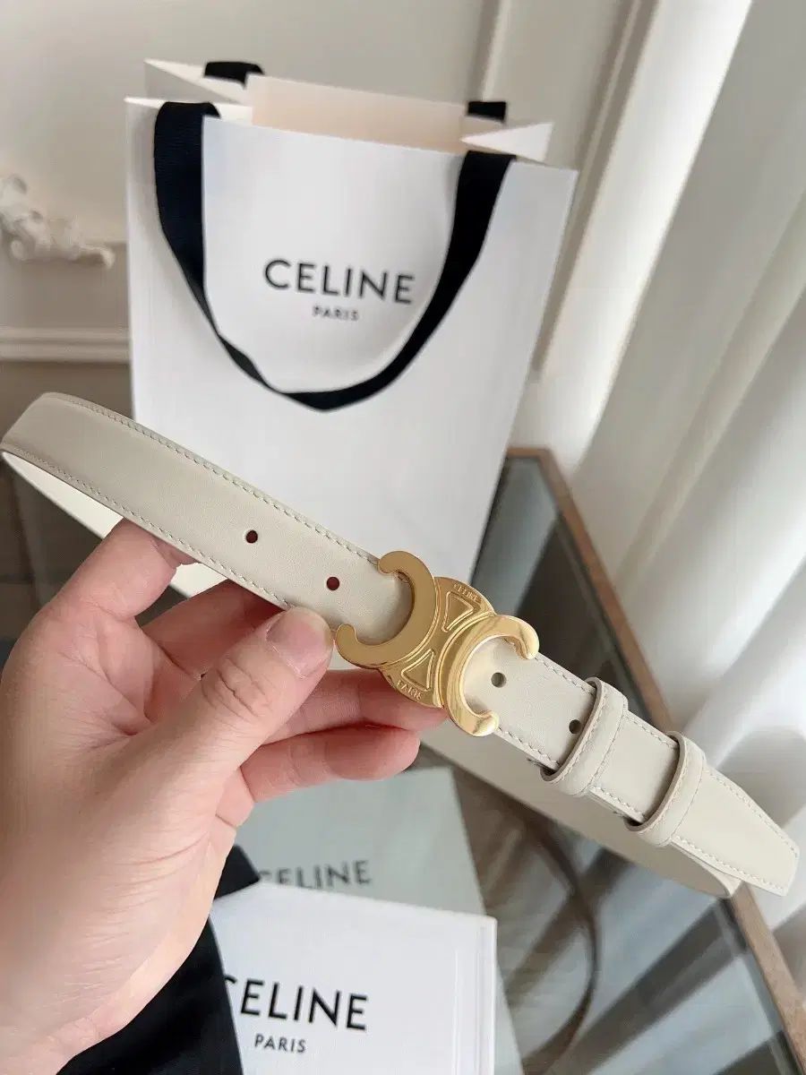 Celine トリオンフ ベルト アイボリー ゴールド