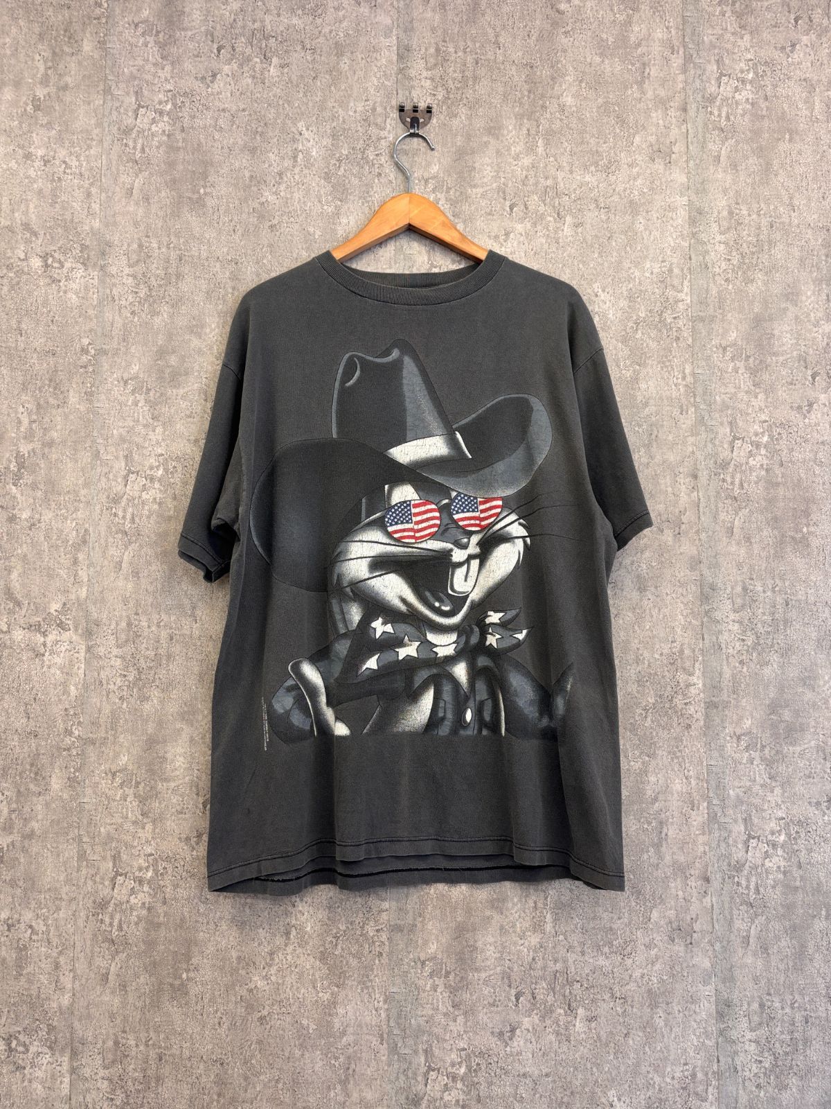 LOONEY TUNES ルーニーテューンズ　 バッグス•バニー　ビッグプリントTシャツ