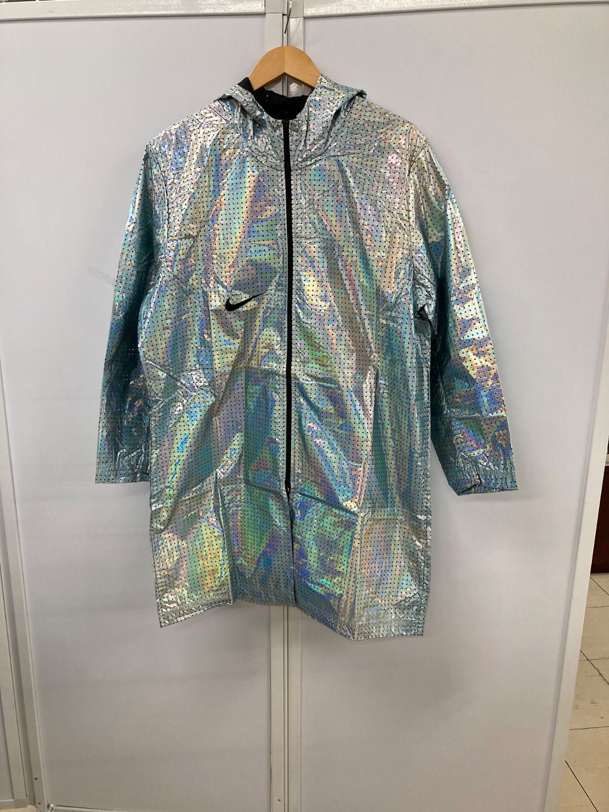 未使用 NIKE ナイキ ソーラージャケット DA3258-097 Mサイズ 平塚店　衣料品 ㉒