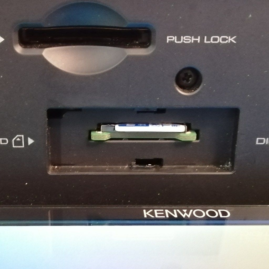 KENWOOD カーナビ MDV-Z702 7インチ 地図データ2014年版 - メルカリ