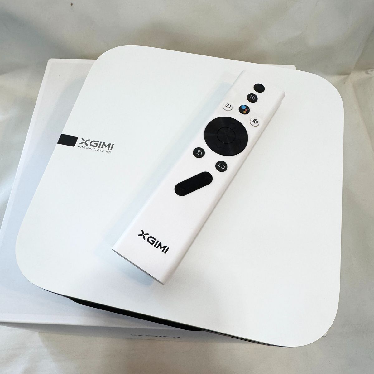 XGIMI Elfin ホワイト プロジェクター 付属品あり 箱付き XGIMI ELFIN
