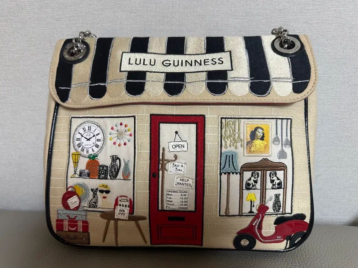 英国 ルル ジーユー (Lulu Guinness) チェーン ショルダーバッグ アイボリー