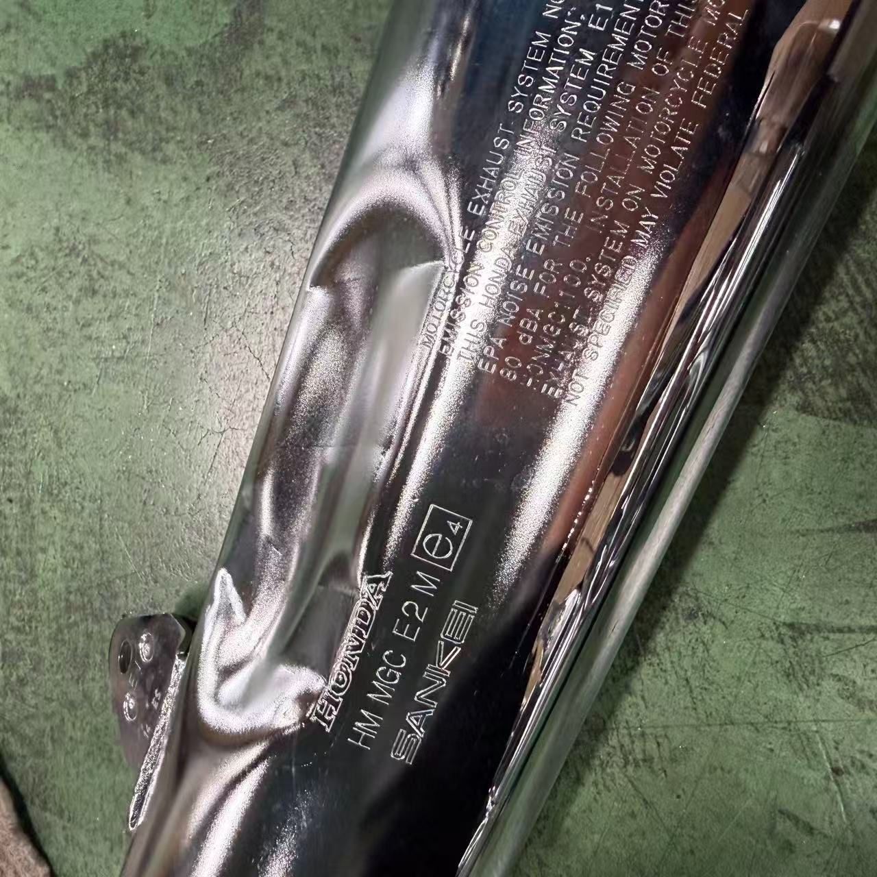 ☆中古・3営業日以内発送☆ホンダ CB1100 （SC65） 純正マフラー 