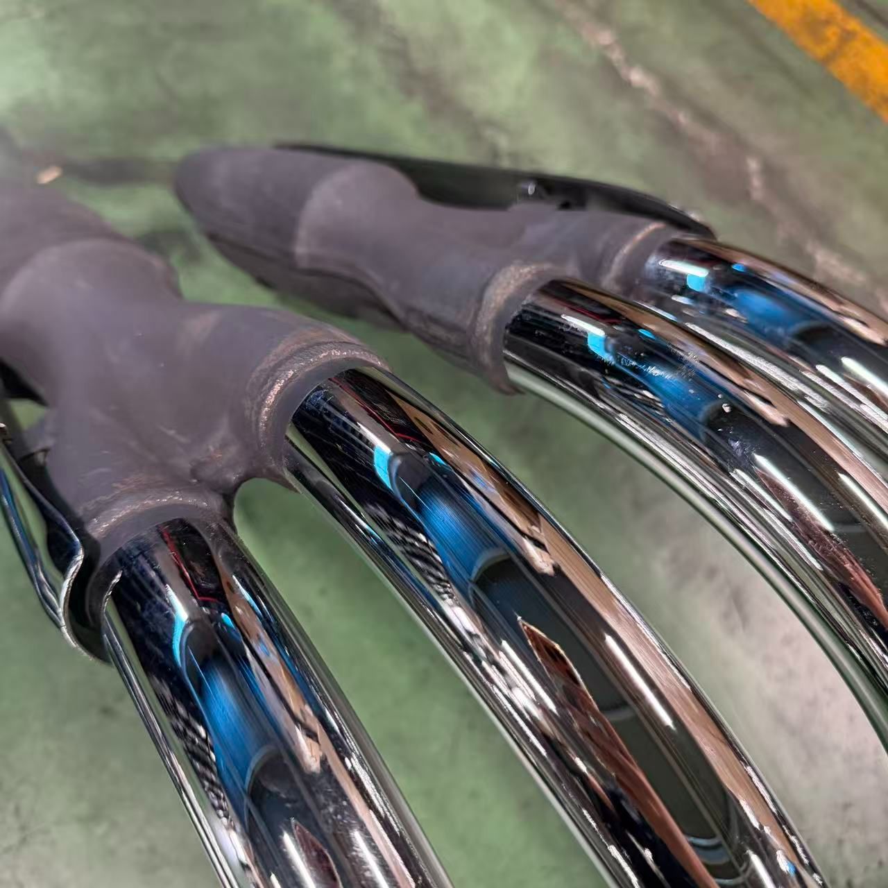 ☆中古・3営業日以内発送☆ホンダ CB1100 （SC65） 純正マフラー 