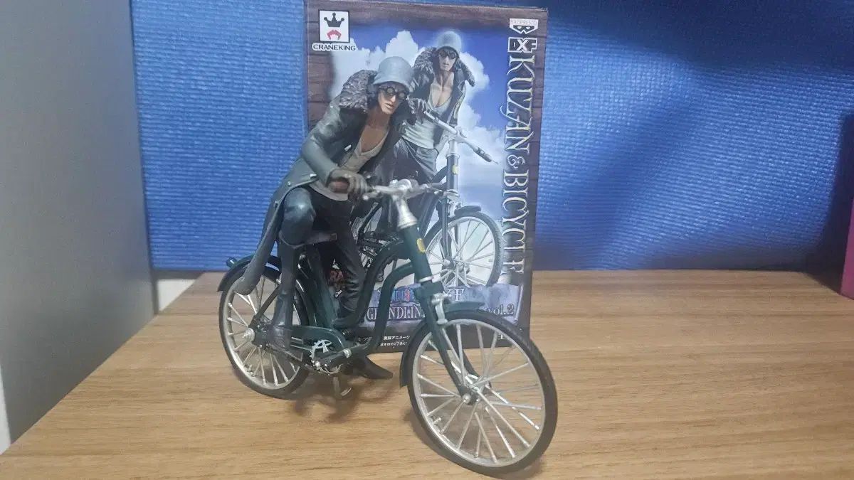 サンダーマーケット最低価格 ONE PIECE クザン アオキジ 自転車 フィギュア