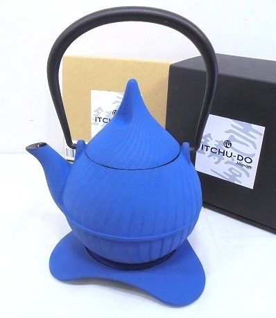26g-494x【中古】ITCHU-DO 壱鋳堂　ﾃｨｰﾎﾟｯﾄ蕾 Tsubomi 0.4L　ﾄﾘﾍﾞｯﾄ雫　2点セット　ｼﾞｬﾊﾟﾝﾌﾞﾙｰ　南部鉄器