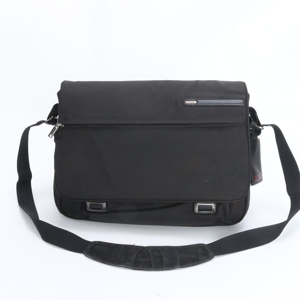 美品 TUMI トゥミ トレーサータグ付 26174D4 ショルダーバッグ 斜め掛け メッセンジャー 通勤 本革 ブラック 黒 A4 REM DU17-2【中古】