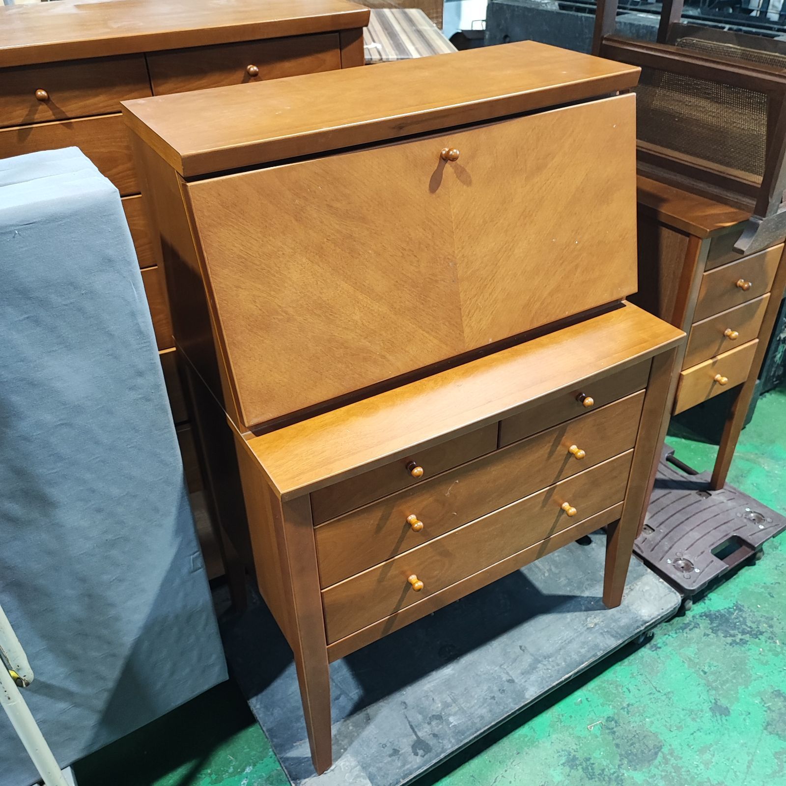 maruni マルニ マルニ木工 ドレッサーチェスト 【定価約18万円】 フラップ式 鏡付き 引き出し 木製家具 収納 タンス ビンテージ レトロ 北欧風 寝室 インテリア