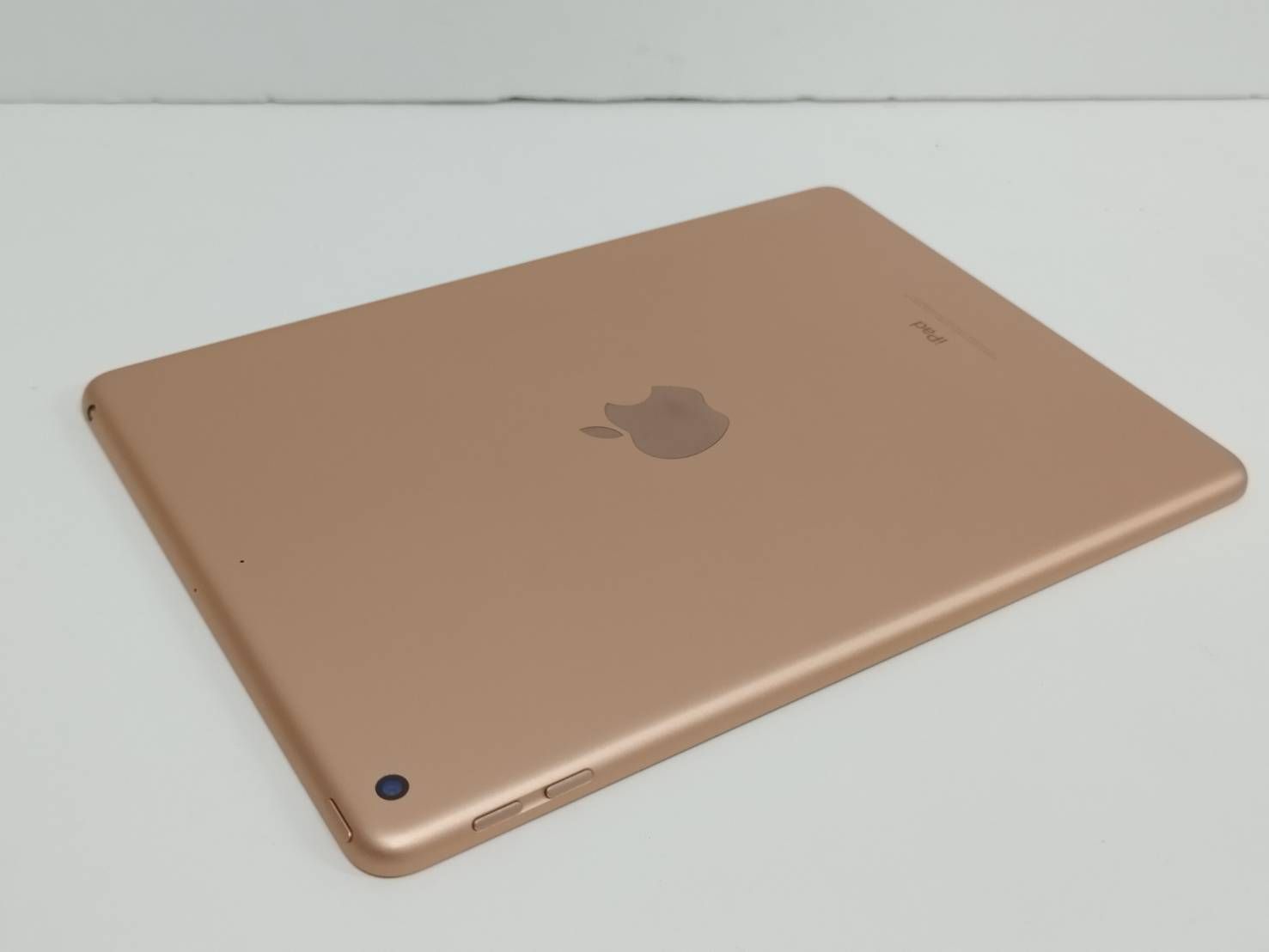 美品】iPad 第6世代/Wi-Fi/A1893/32GB/ゴールド〈MRJN2J/A〉バッテリー 