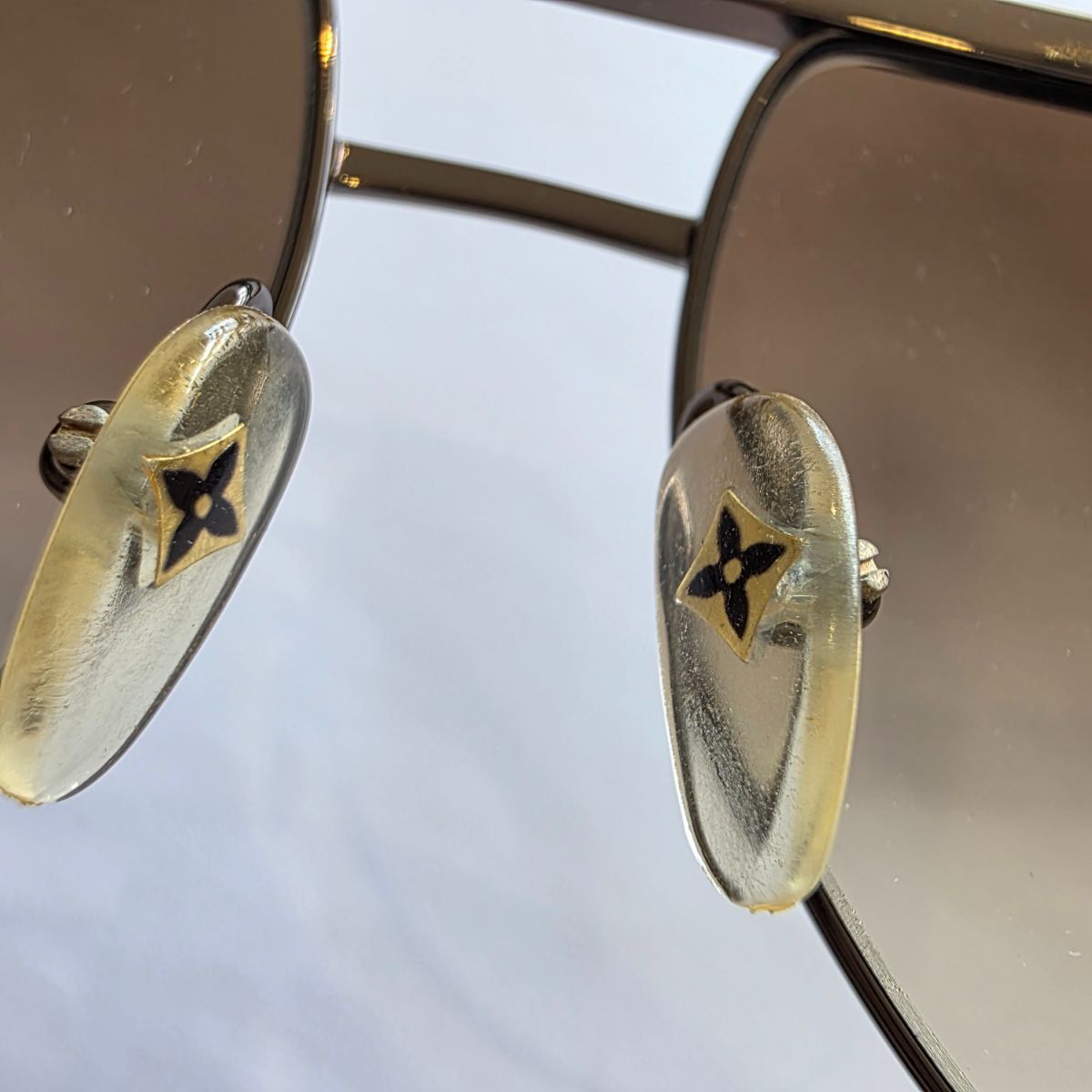 LOUIS VUITTON ルイ・ヴィトン グラデーション LVロゴ ラインストーン 