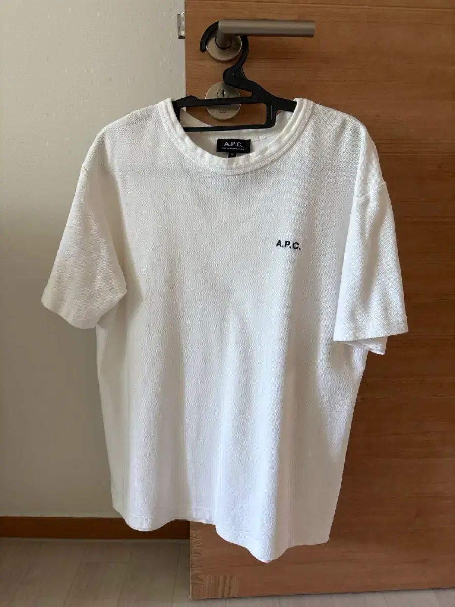 A P C 白 Tシャツ