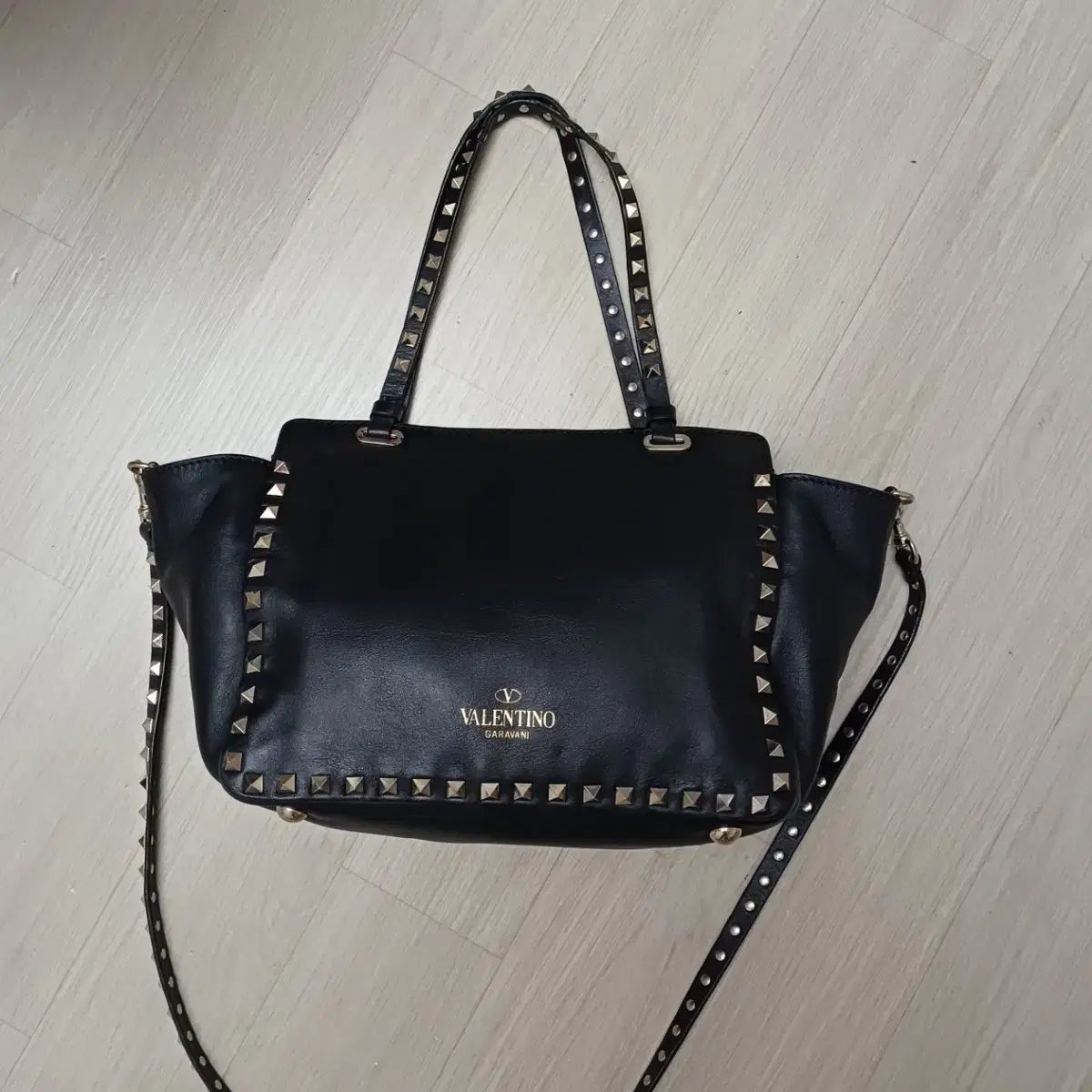 正規品 ヴァレンティノ ロックスタッズ ブラック トートバッグ