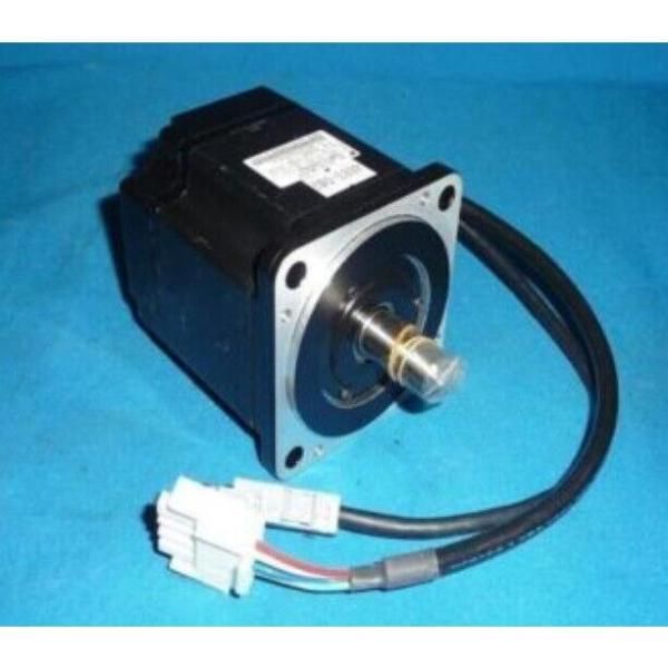 【新品★送料無料】YASKAWA サーボモーター SGMPH-04AAAG12B【６ヶ月保証】