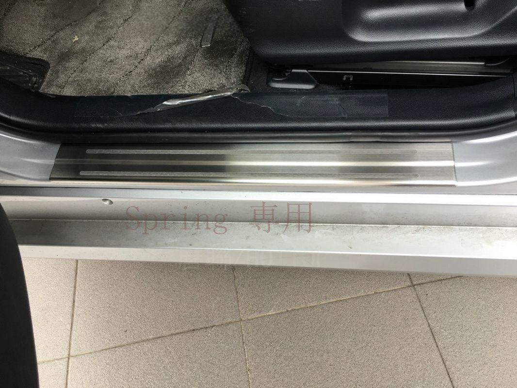トヨタ16年式プリウス専用 外置きドアステップパネル 迎賓踏板 外門<!-利用不可文字-!>バー！シンプルデザインで高品質な装飾パーツ F