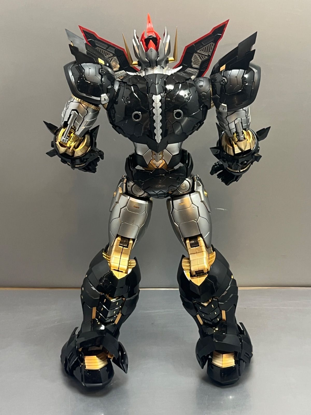 【完成品】TRON MODEL × DRAGON HORSE マジンカイザー 合金フレーム プラスチックモデルキット プラモデル　完成品