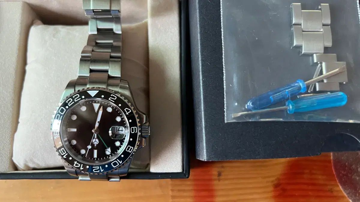 ロゴなし オートマチック GMT 時計 出品