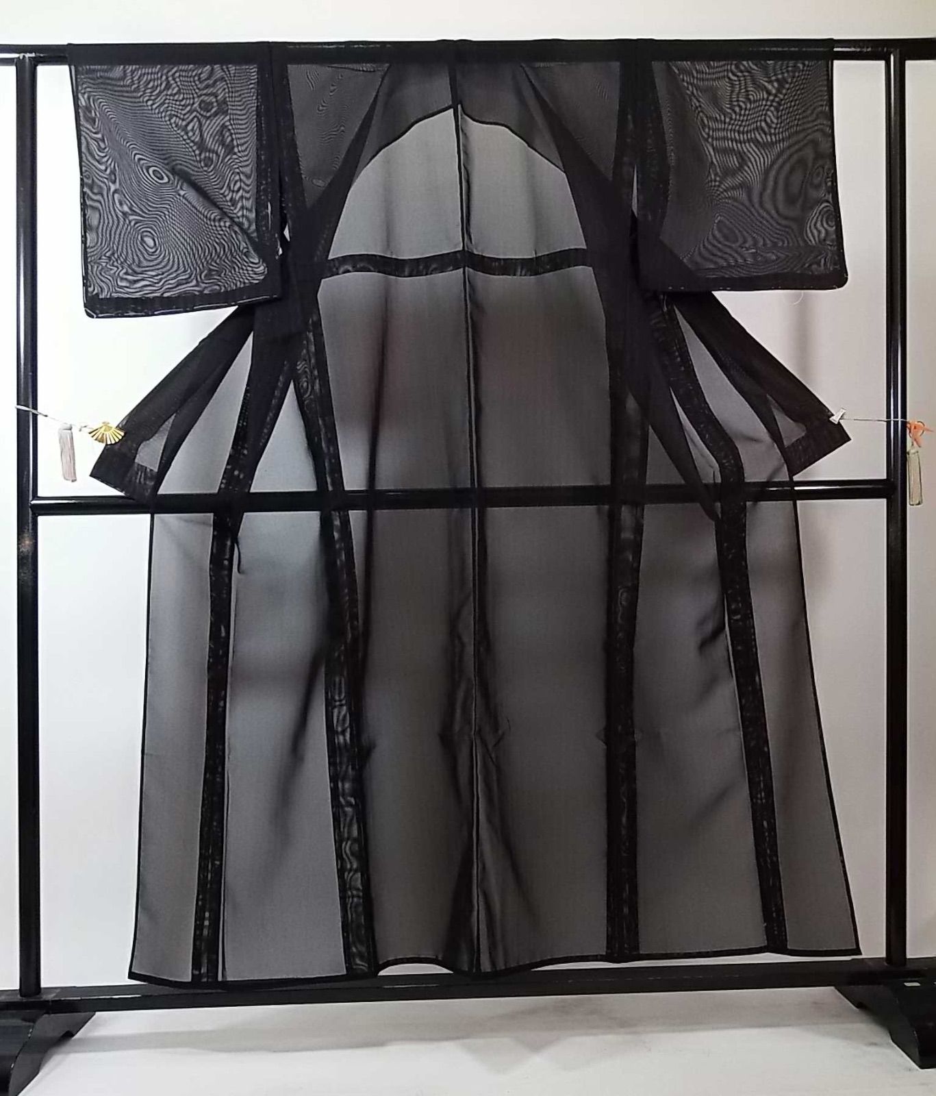 逸品 二重紗 夏小紋 艶めく黒×赤紫の縦縞模様 正絹 絽綴れ夏名古屋帯
