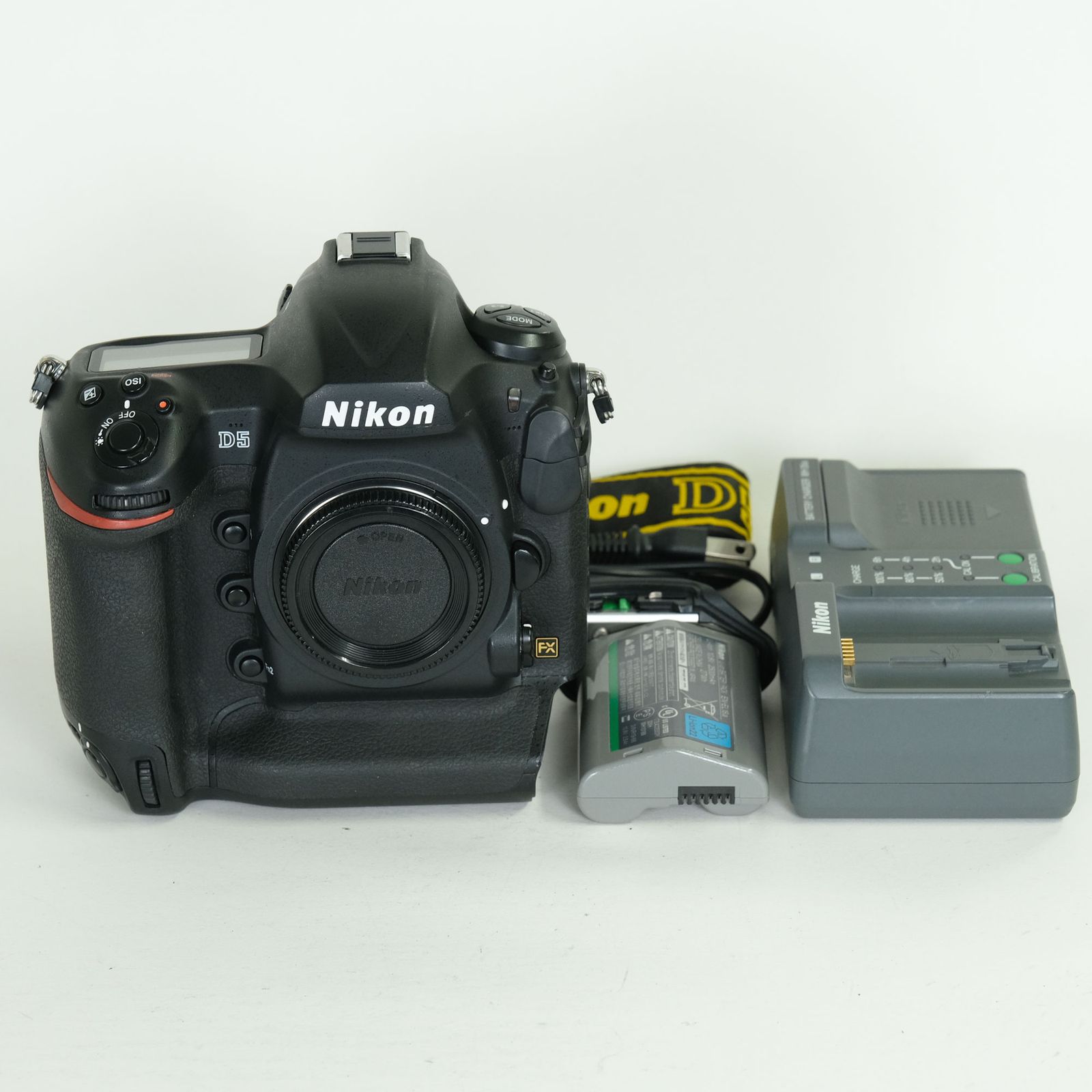 [良品 | シャッター数66,300回] Nikon D5 | Nikon Fマウント