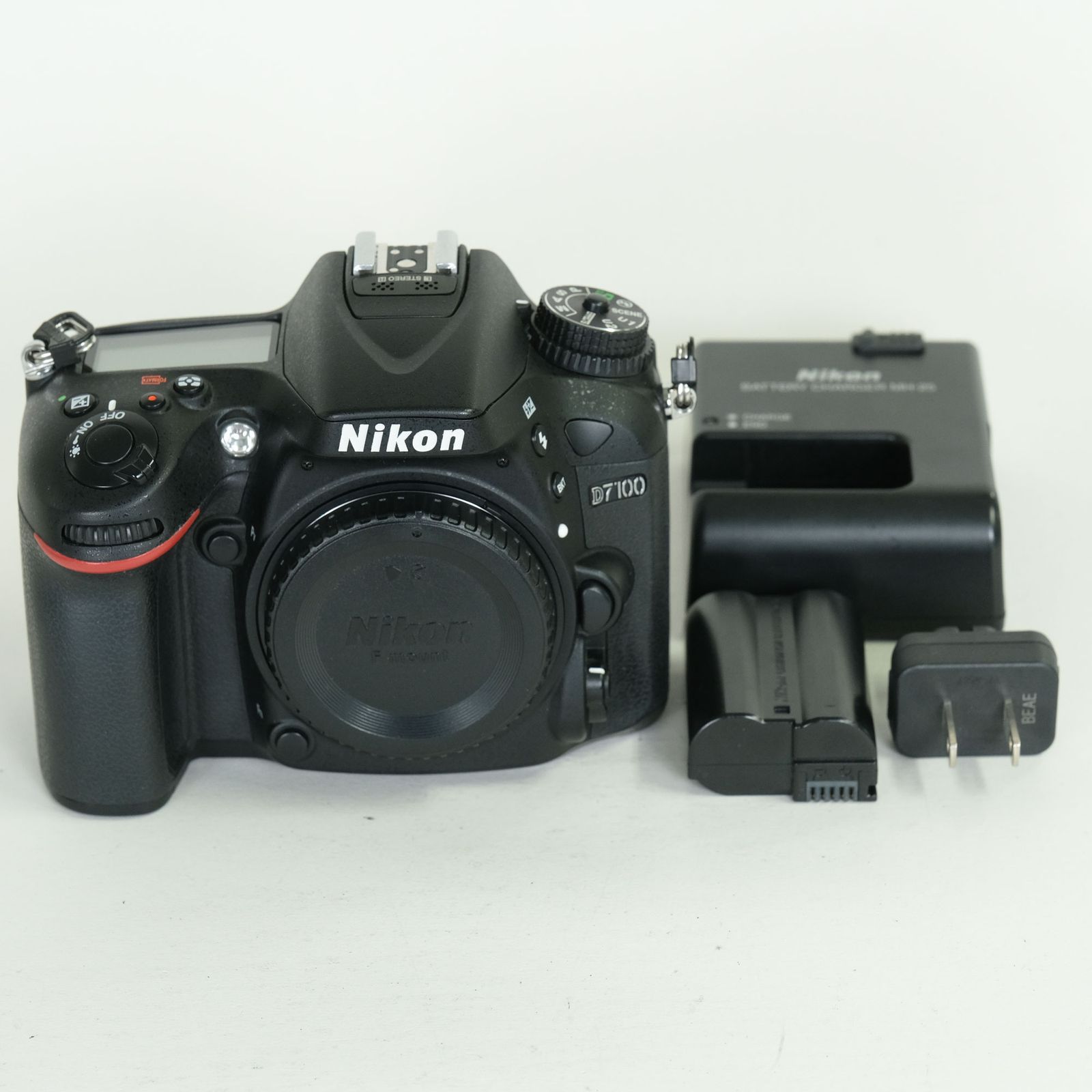 [美品 | シャッター数3,324回] Nikon D7100 | Nikon Fマウント 26,000円