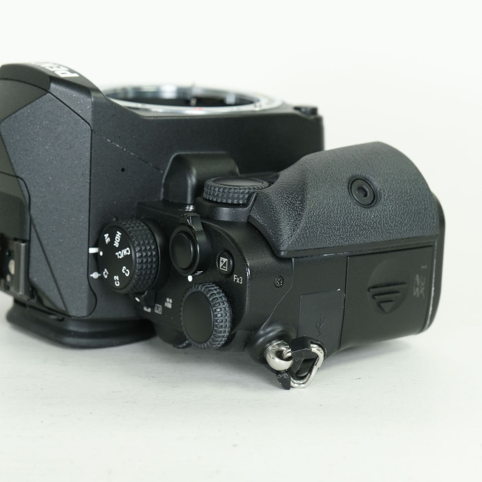 (taku)PENTAX KP シャッター回数1629回 良品 | シャッター数39,272回｜バッテリー3個付] PENTAX KP | PENTAX K