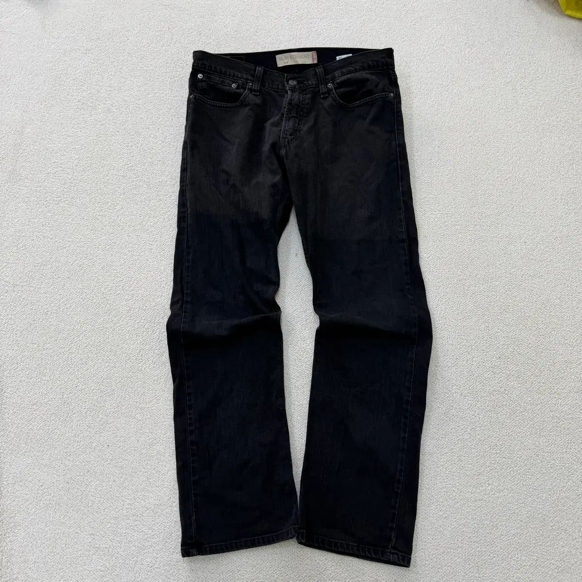 W32 L30 リーバイス デニムパンツ 0512H