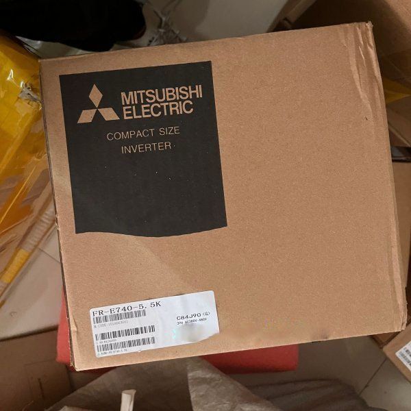 新品【 ★送料無料 】MITSUBISHI/ 三菱 インバーター FR-E740-5.5K【６ヶ月保証】