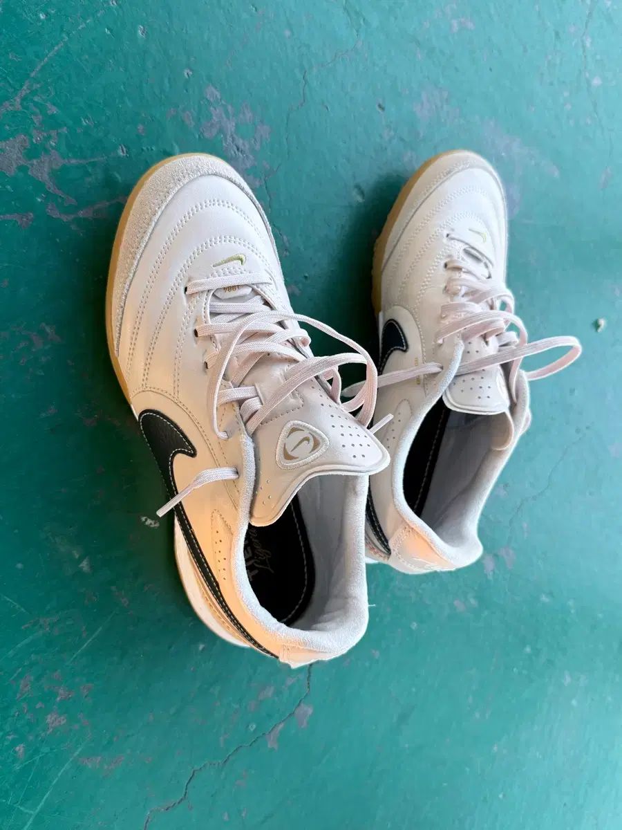 NIKE サッカーシューズ