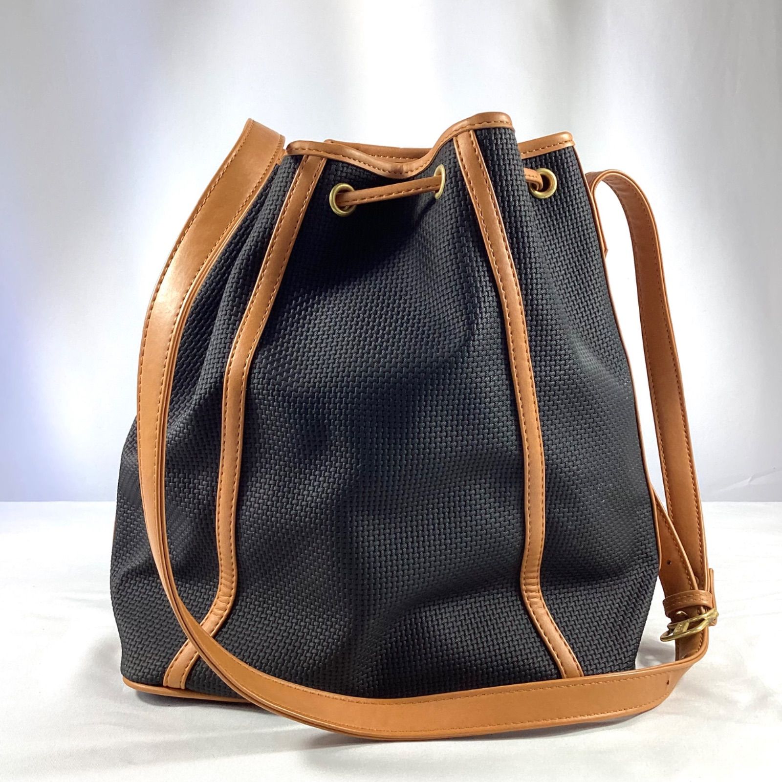 Yves Saint Laurent イヴサンローラン YSLロゴ カサンドラ 巾着 