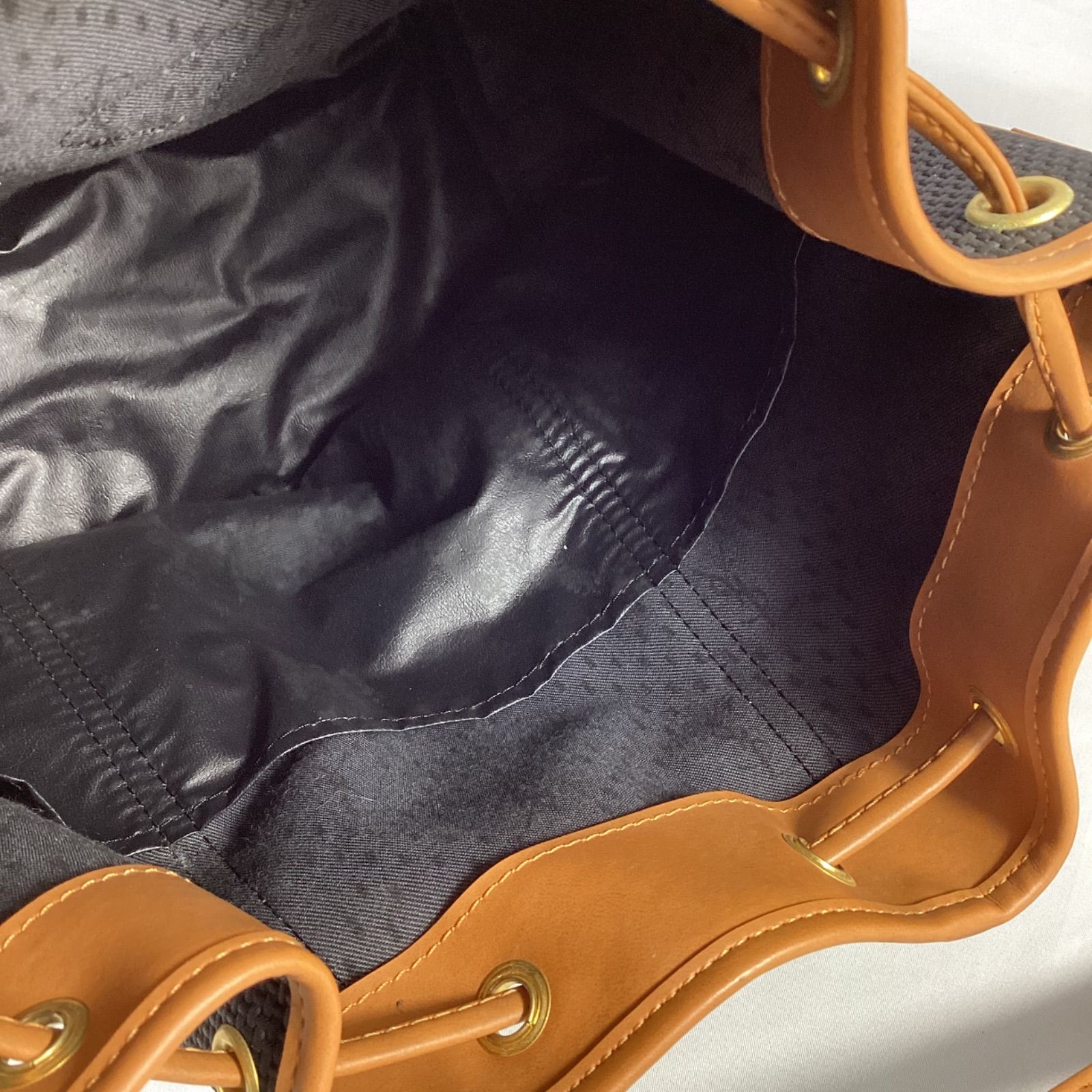 Yves Saint Laurent イヴサンローラン YSLロゴ カサンドラ 巾着 