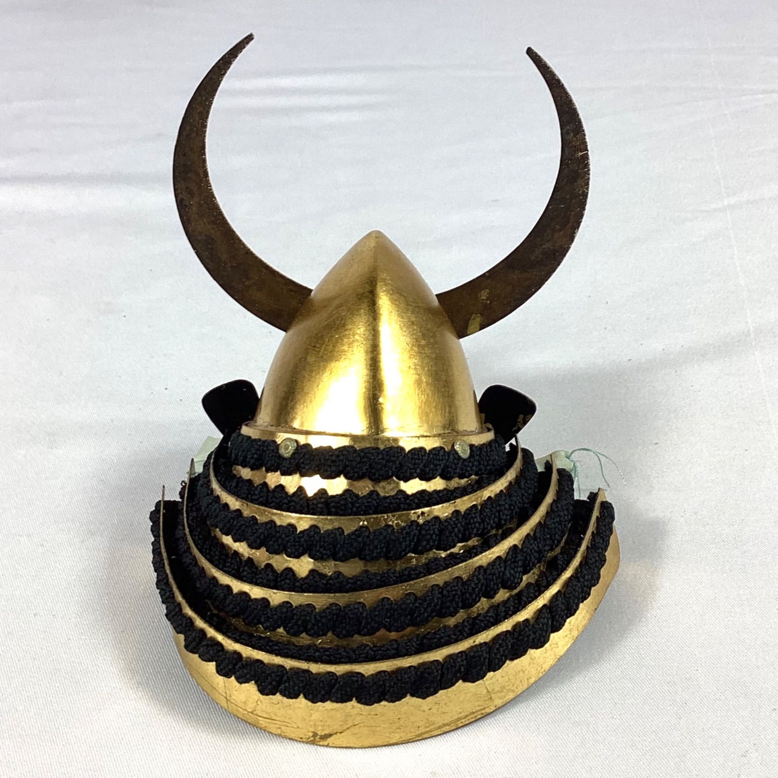 名工 甲冑師 加藤一冑 作　旧桂公爵家蔵　「鯱の兜」 名工 甲冑師 加藤一冑 作 吉川元春 総金桃像兜 戦国武将 ミニ兜