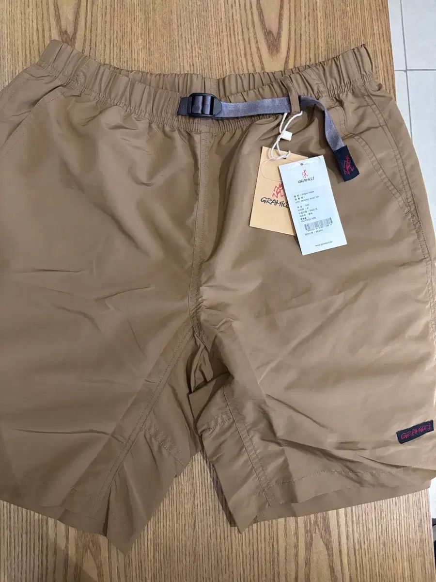 GRAMICCI シェル パッカブル ハーフパンツ TAN M