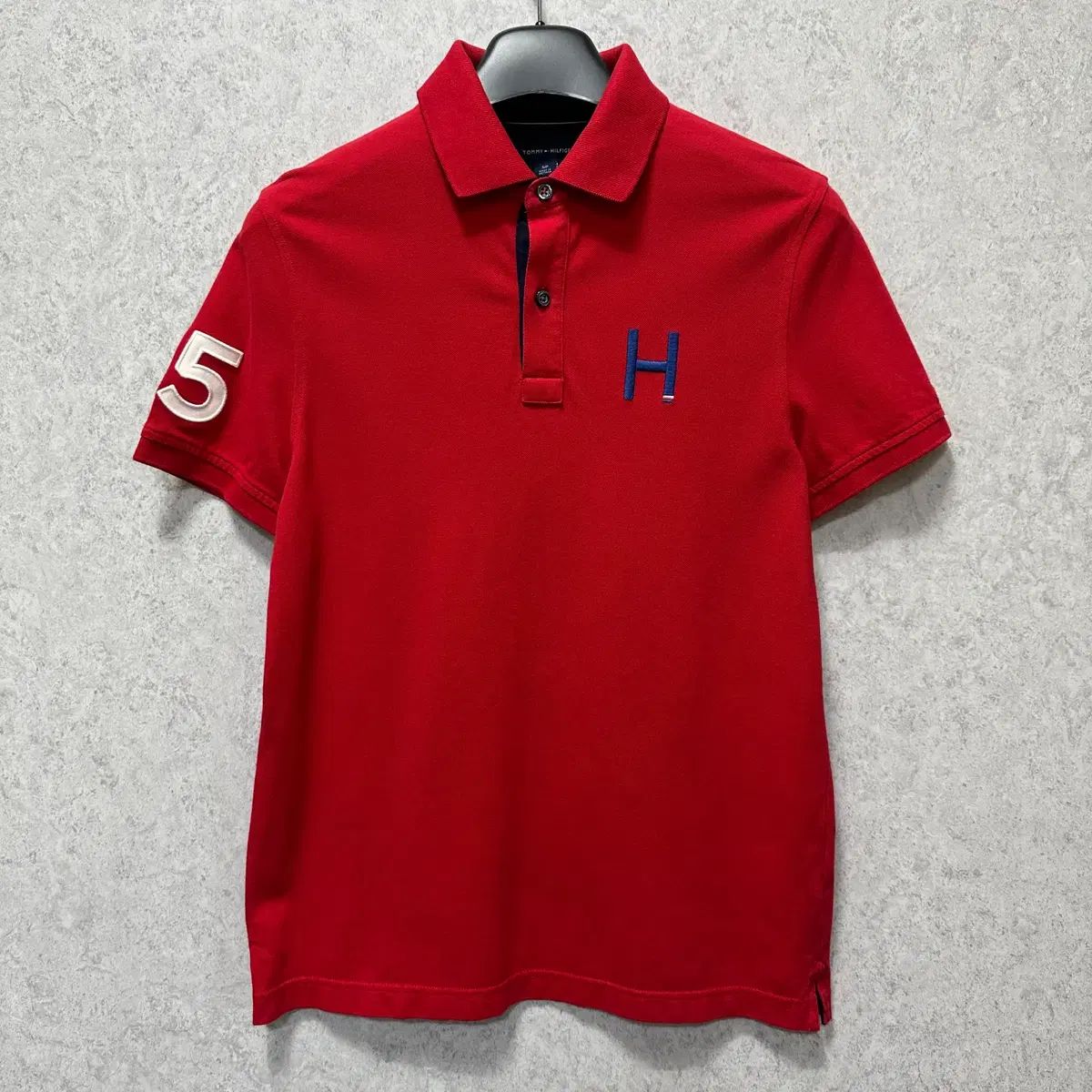 100 Tommy Hilfiger レディース 半袖 カラーTシャツ