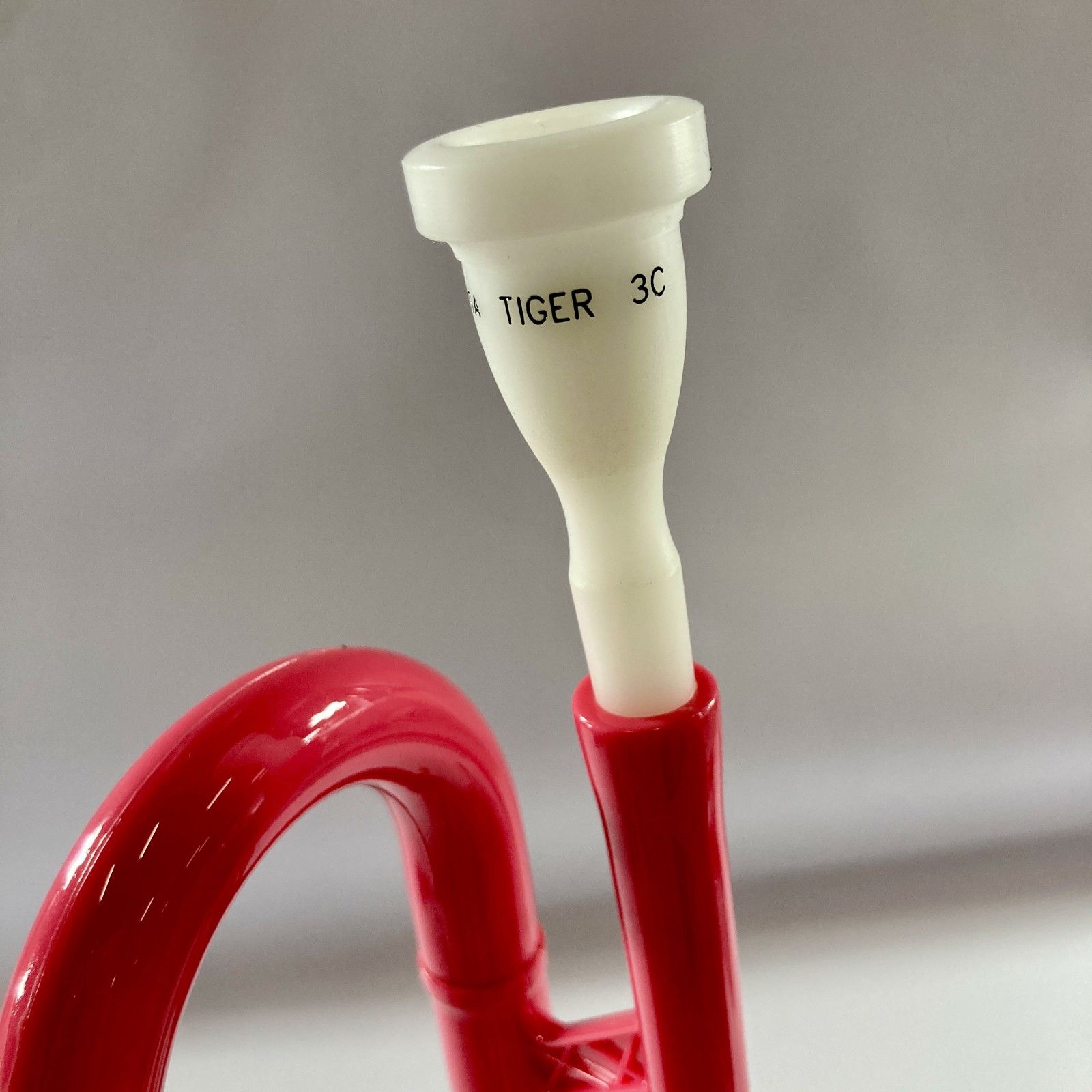 ☆ TIGER タイガー樹脂製 プラスチックトランペット ピンク ジャズ