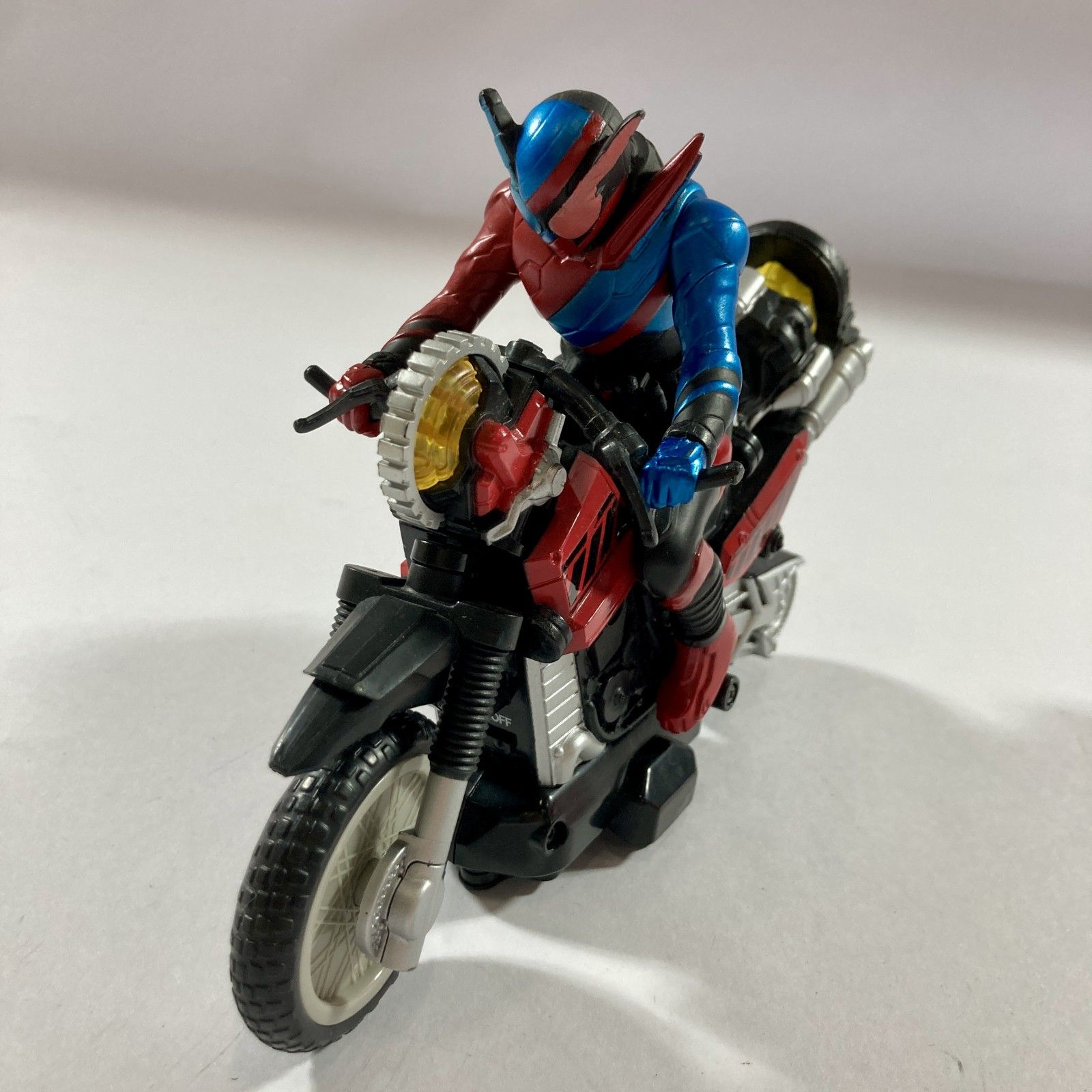☆ 仮面ライダービルド マシンビルダー ラジコン フィギュア リモコン 