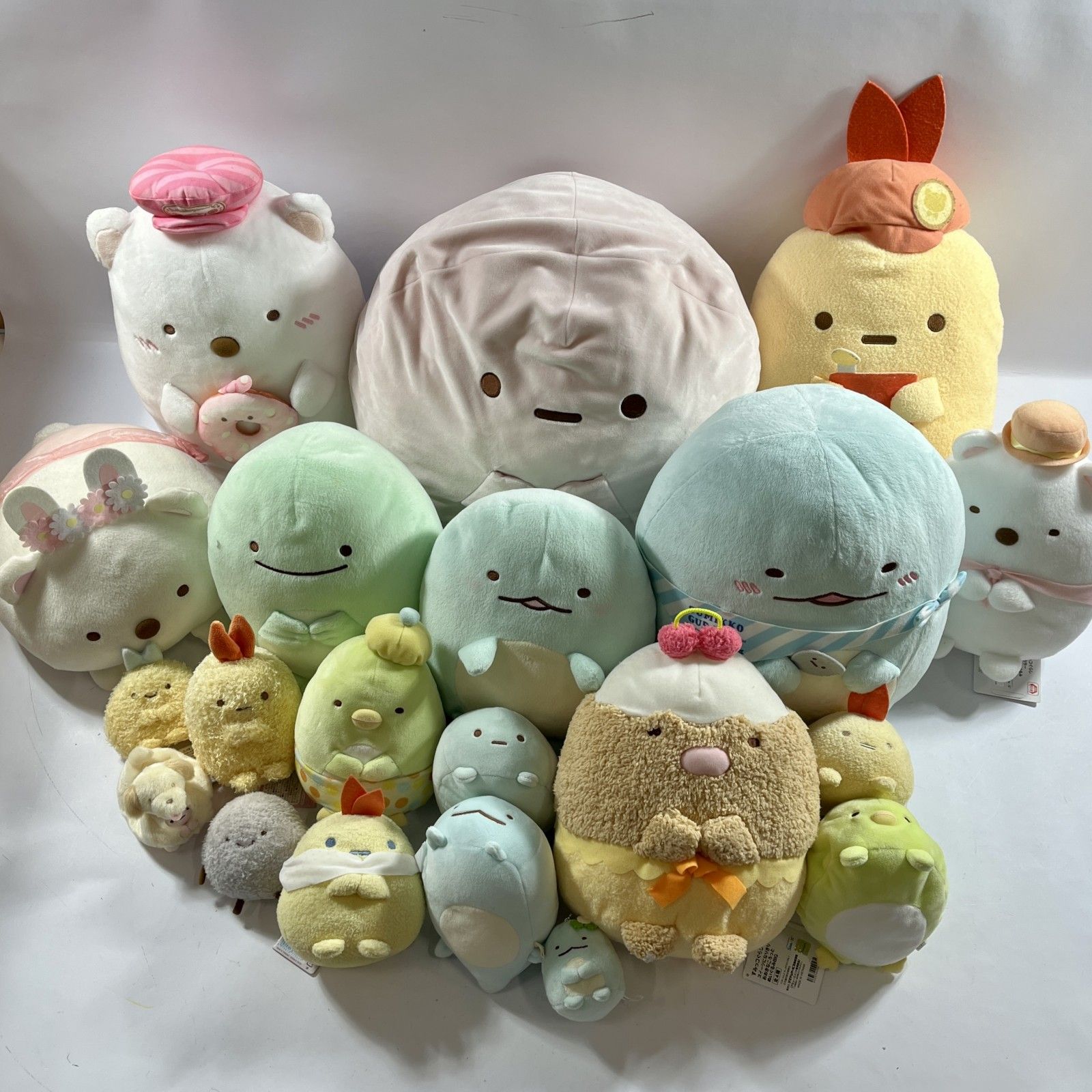★ すみっコぐらし グッズ 大量 まとめ商品 ぬいぐるみ マスコット とかげ しろくま ぺんぎん とんかつ など 現状品 3.4kg