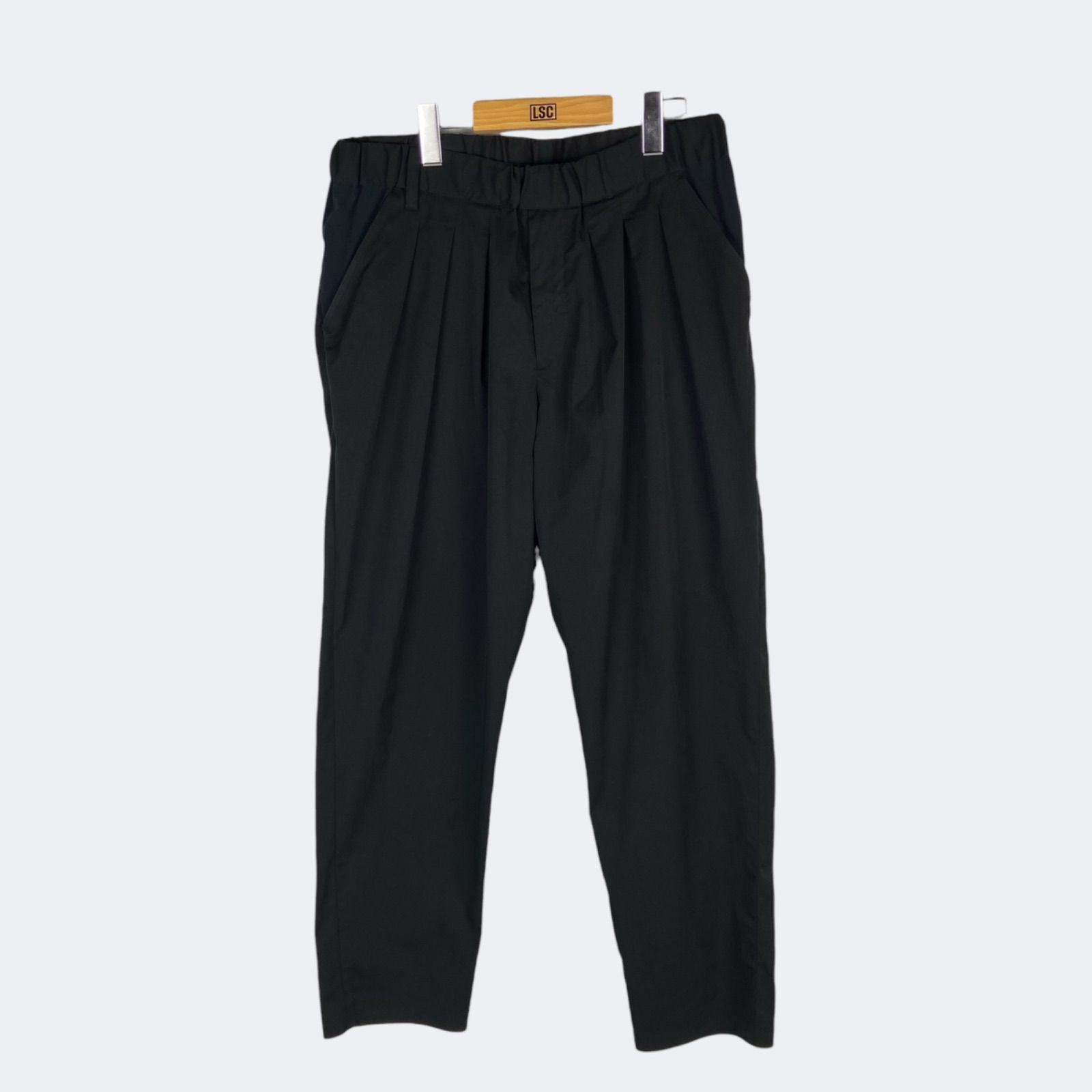 White Mountaineering SOLOTEX 3 TUCKED TAPERED PANTS ホワイトマウンテニアリング ソロテックス 3 タック テーパード パンツ