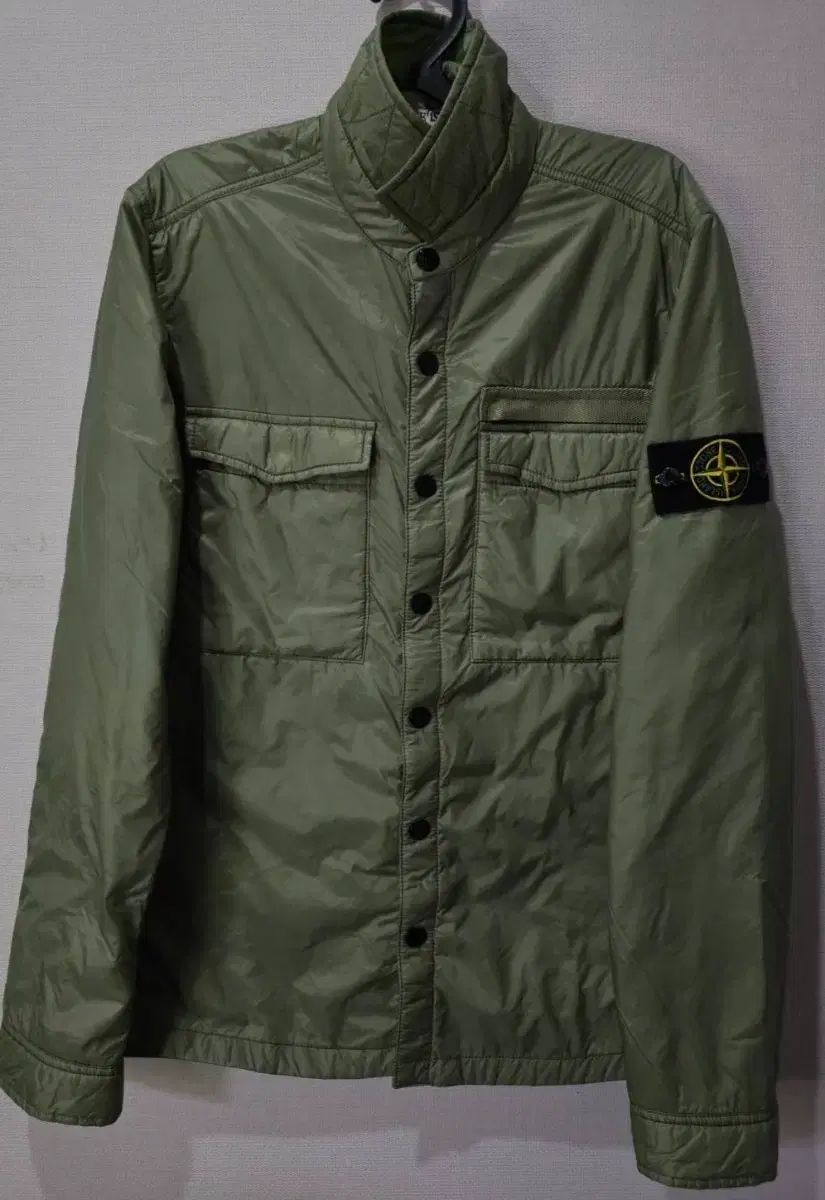 正規品 STONE ISLAND ストーンアイランド カーキ キルティング アウター ウィンドブレーカー アウター 90/S
