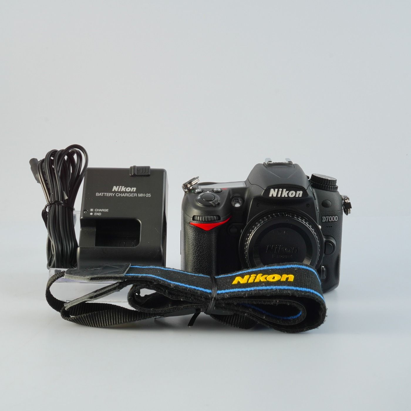 Nikon ニコン D7000 20.9MP [ 6,087 Shots ] デジタル一眼レフカメラ
