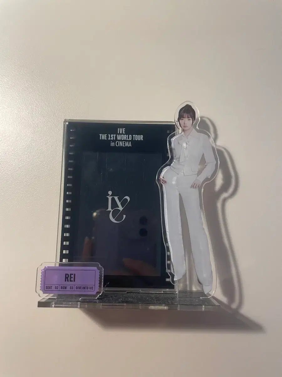 IVE（アイヴ） シネマ アクリルスタンド レイ