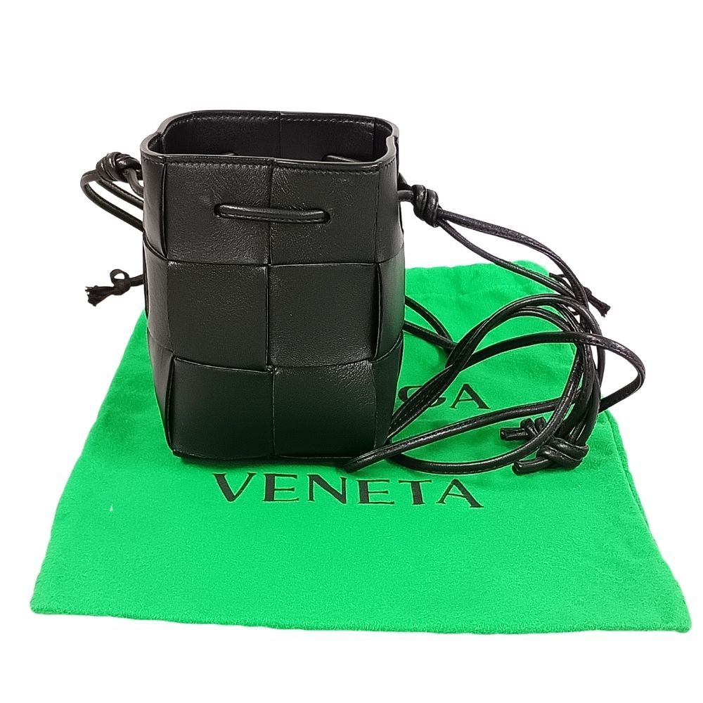 BOTTEGAVENETA ボッテガヴェネタ マキシイントレチャート カセットバケットバッグ ショルダーバッグ ブラック 正規品 / 41120