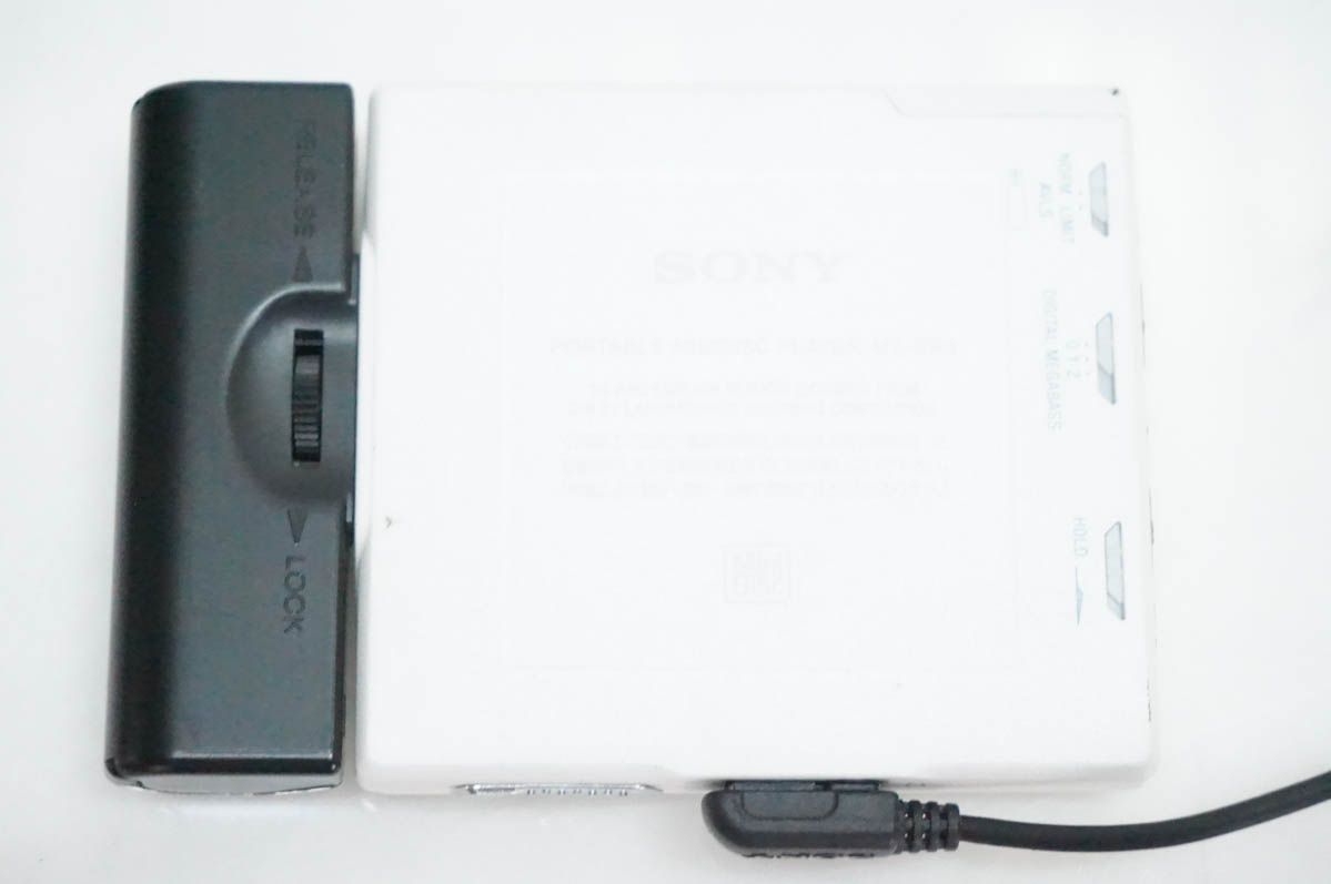 中古】C SONYソニー ポータブルMDプレーヤー MDウォークマン MZ-E90